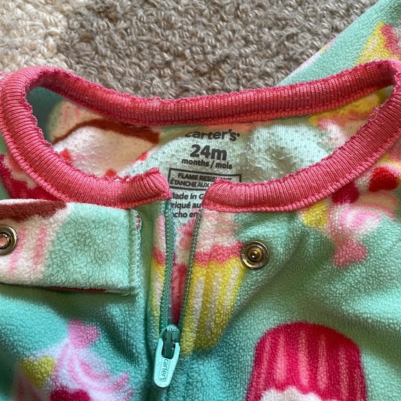 Set of two cupcake fleece pajamas, 24 months and 3t. - Picture 2 of 3